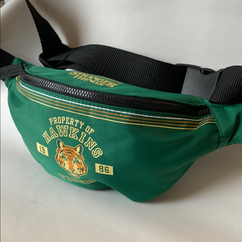 Stranger Things Fanny Pack - Picture 7 of 7